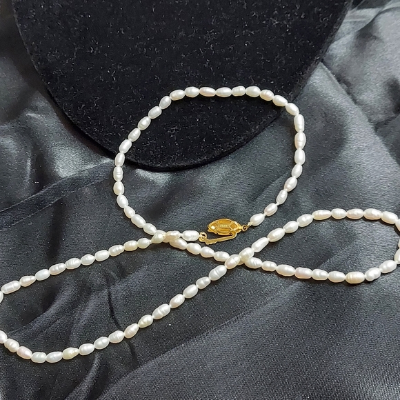 Vintage Seed Pearl necklace 12" w/ Silver Clasp. - Picture 5 of 9